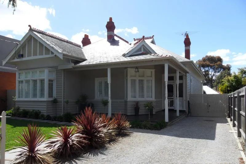 18 Lysterville Avenue